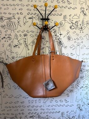 Tory Burch Sete Cognac Leather Tote with Hanging Tag
